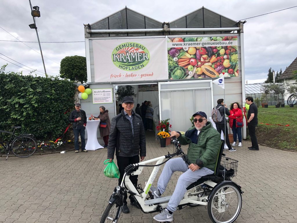 Mit dem Fahrrad zum Hofladen Krämer zum Gemüseeinkauf ist gesund und hält fit.